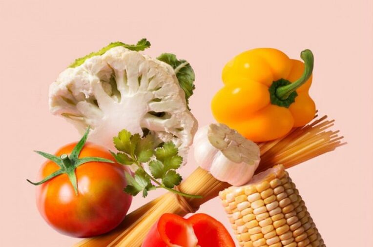Italiensk kosthold med grønnsaker og frukt for vekttap