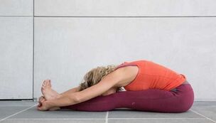 yogaøvelser for slankende mage
